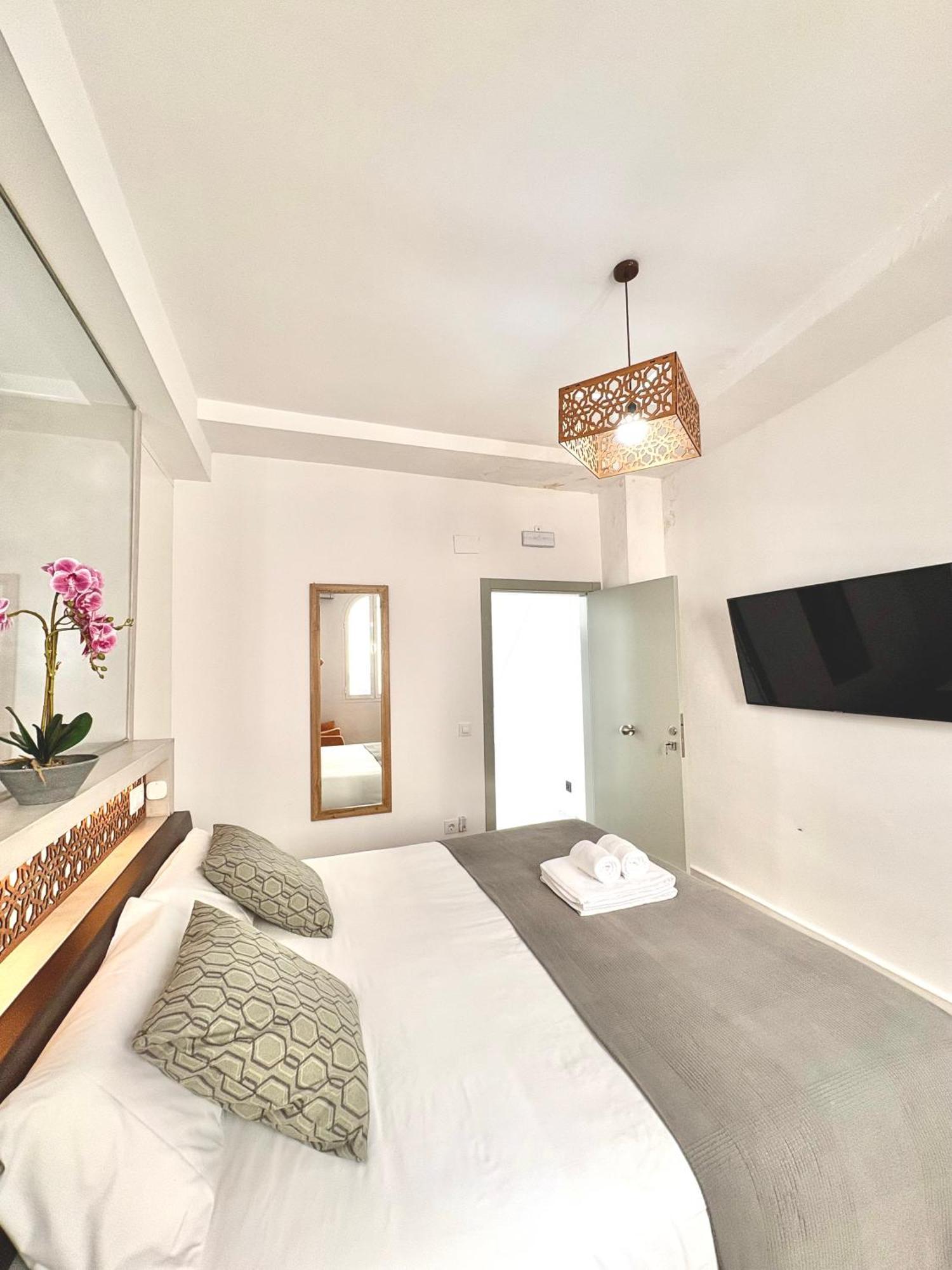 Unique House - Private Spa&Pool -StayinСевілья Екстер'єр фото