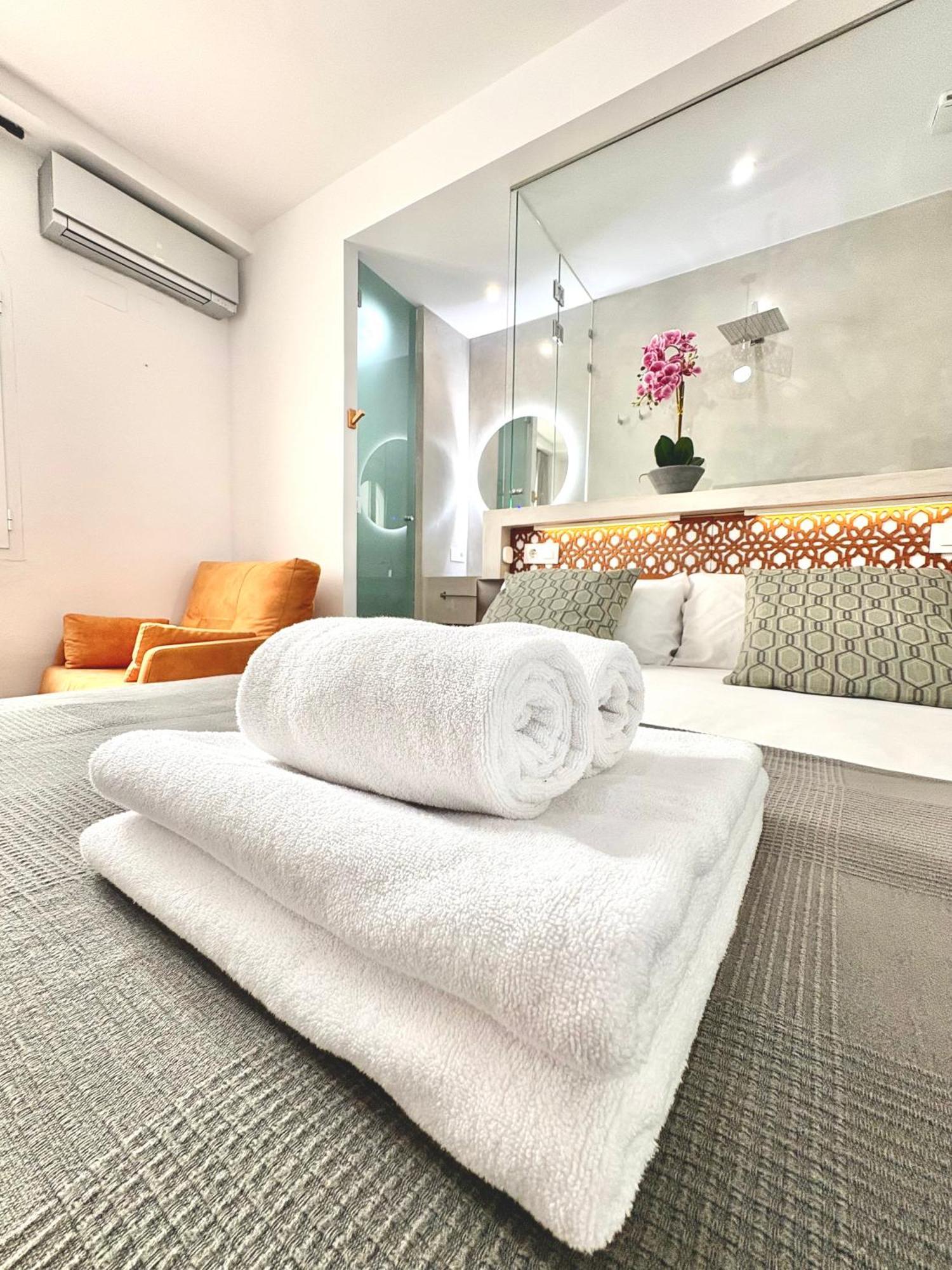 Unique House - Private Spa&Pool -StayinСевілья Екстер'єр фото