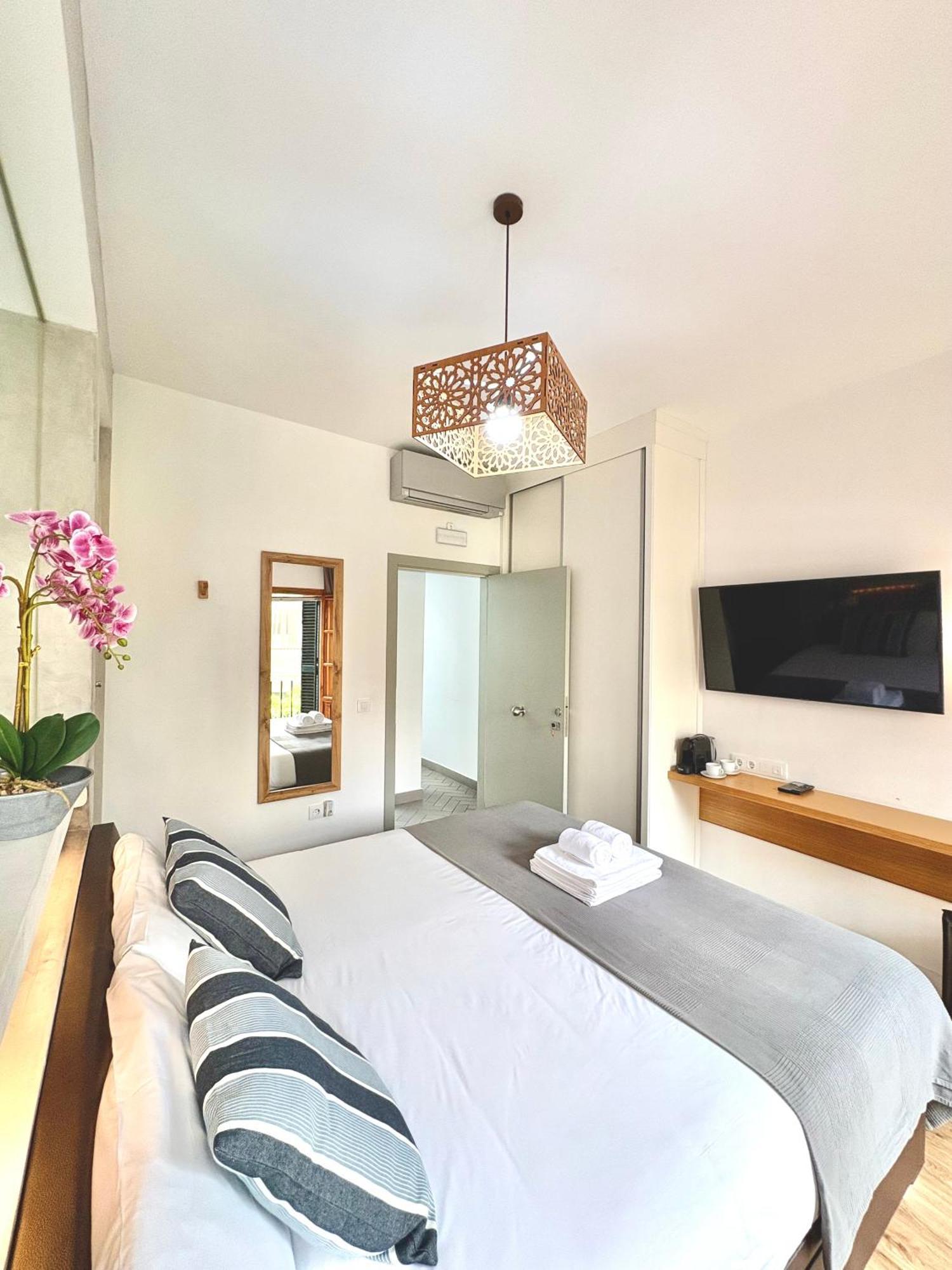 Unique House - Private Spa&Pool -StayinСевілья Екстер'єр фото